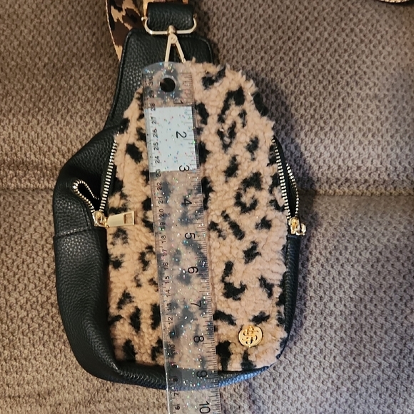 Simply Southern Small Sling Backpack - Picture 1 of 5